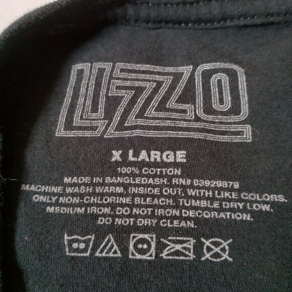 Lizzo Shirt XL The Special Tour 2023 Graphic Pop Music Rap Singer Flute Artist - Picture 7 of 8